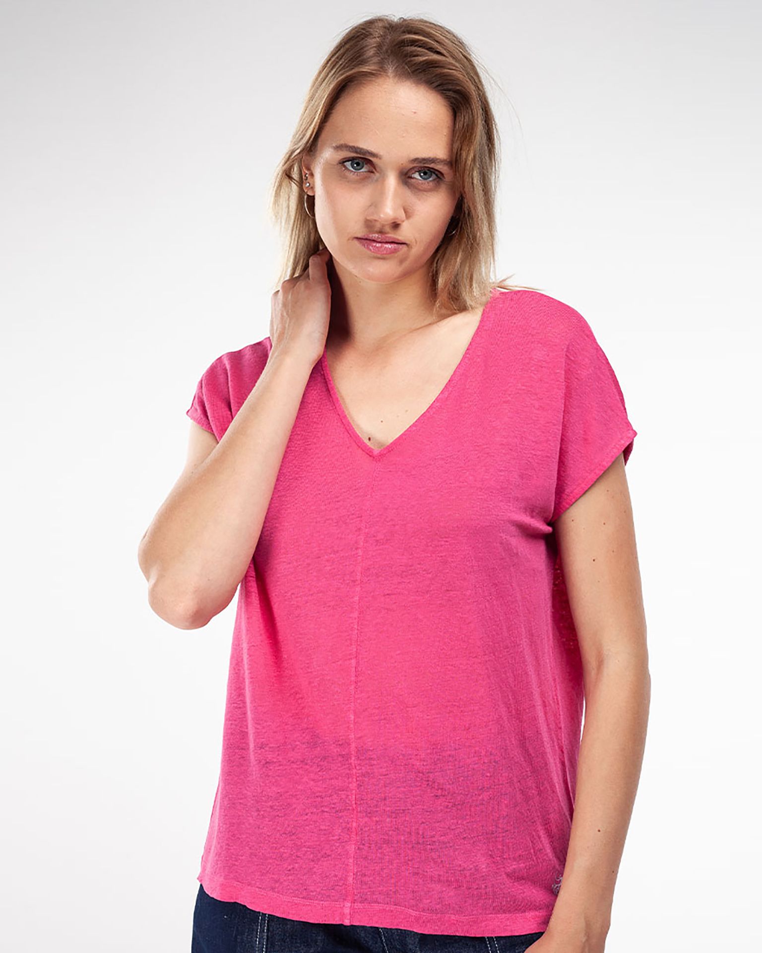 Alma & Lovis T-Shirt V-Neck Leinen pink