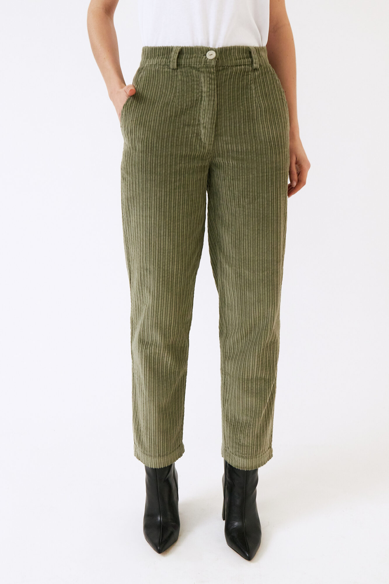 Amt Cordhose Abeto Olive Green