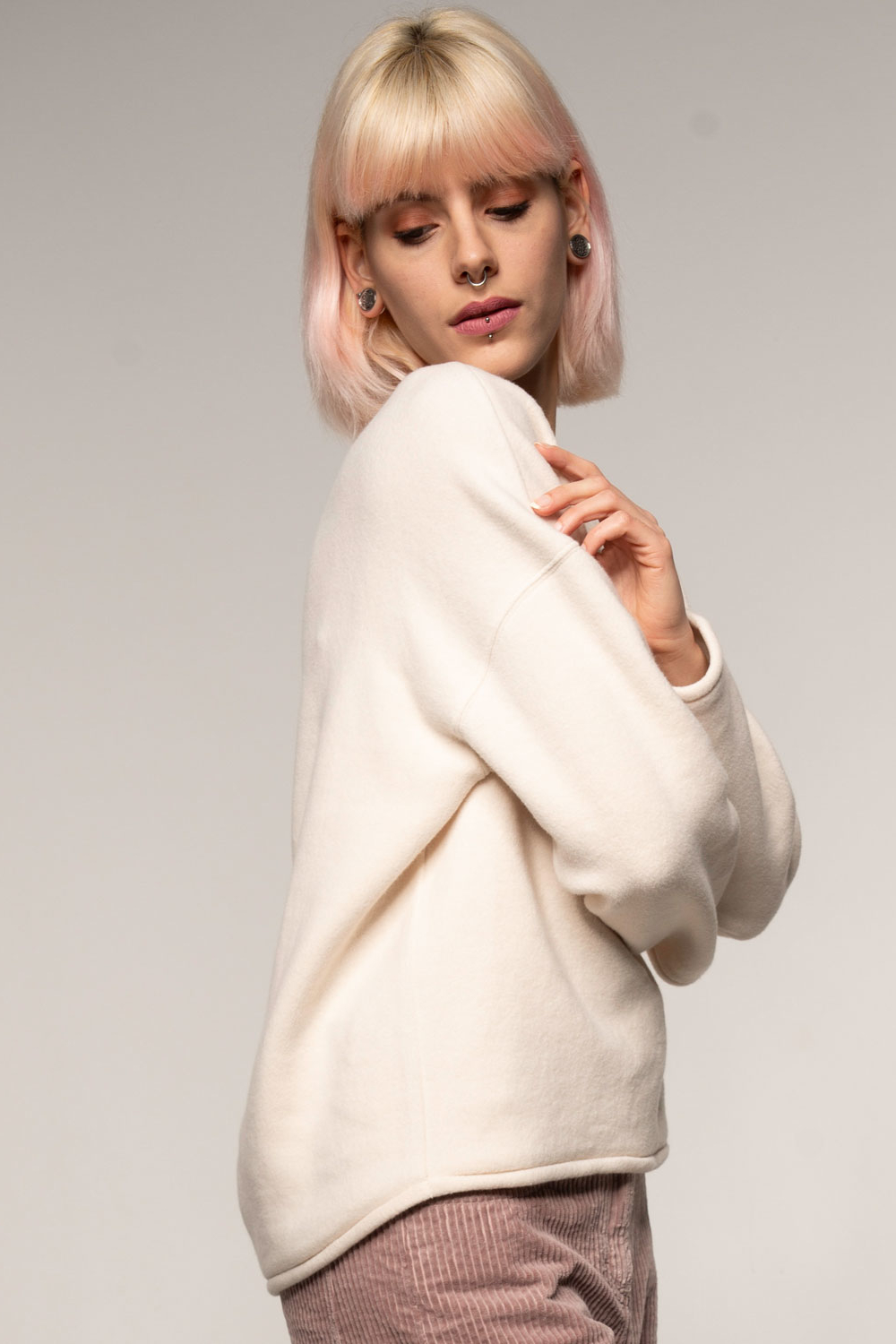 Alma & Lovis Teddy V Neck Auster 3