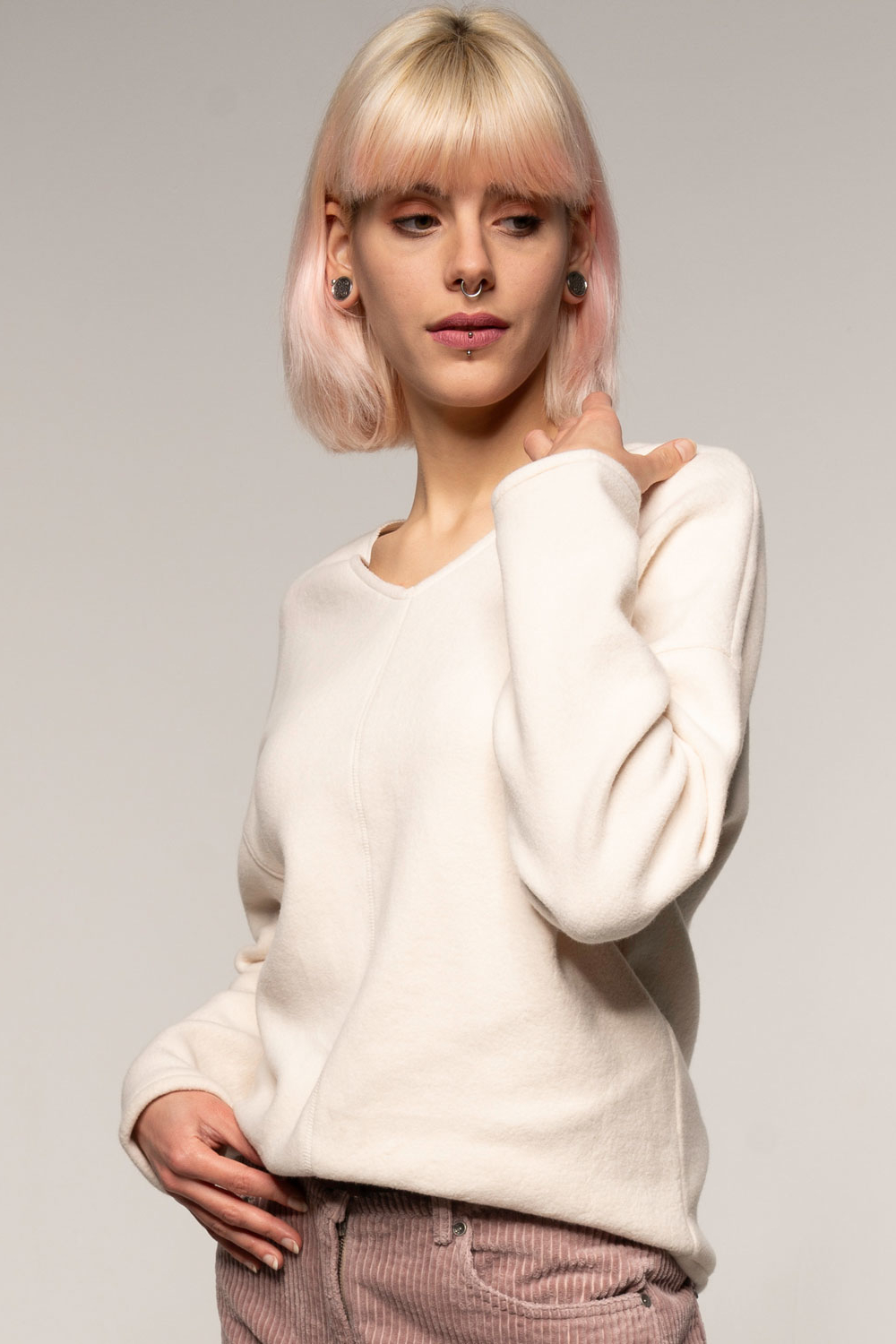 Alma & Lovis Teddy V Neck Auster 4