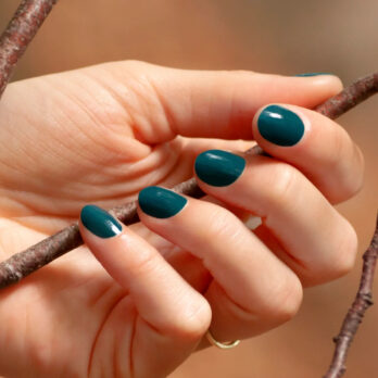Look To Go Nagellack Pertol Blue 1