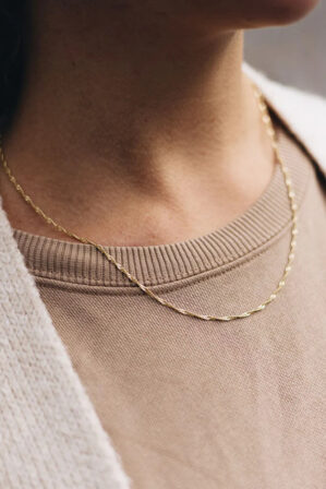 Pikfine Kette Gold Gedreht Ruby.jpg 2