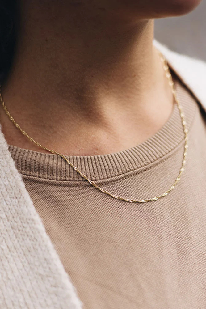 Pikfine Kette Gold Gedreht Ruby.jpg 2